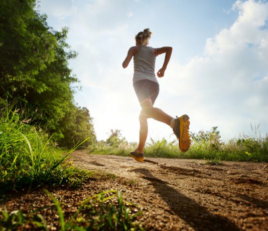 vrouw aan het hardlopen